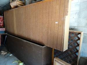 lot 1019 image: 8-10Ft Wide Bar Countertop  Cabinet