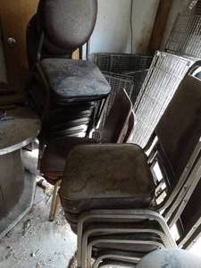 lot 1027 image: Stackable Restaurant Chairs