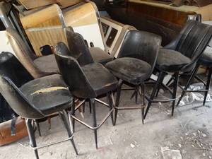 lot 1031 image: Lot of Stools
