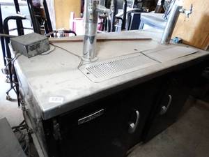 lot 1052 image: Perlick Beer Chiller Dispenser