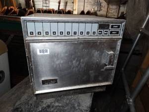 lot 1057 image: Commercial Microwave  Amana Radarange RC14SD