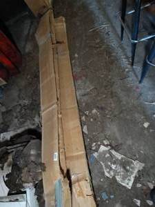 lot 1077 image: 4 boxes of Wall Base Protector