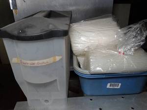 lot 1229 image: Drink Dispenser Tub and Straws