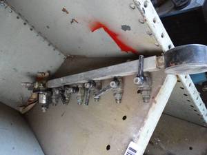 lot 1086 image: Mini-Pump  Multi-Line Distribution w Gauge