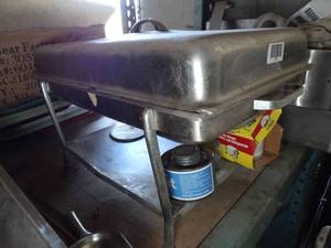lot 1108 image: Nice Lidded Stainless Serving Pan w Sterno