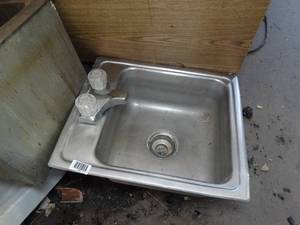 lot 1145 image: Small Stainless Sink