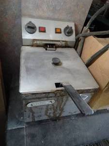 lot 1152 image: Restaurant Lincat Fryer