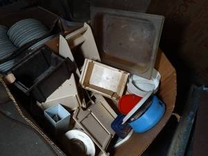 lot 1171 image: Small Stackable Plastic Parts Organizers