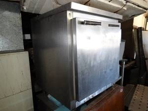 lot 1232 image: Beverage Air Cooler SRU27-S