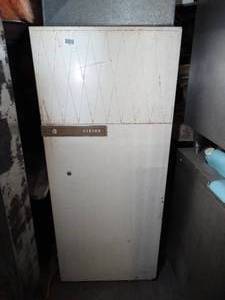 lot 1234 image: Small Gibson Upright Freezer
