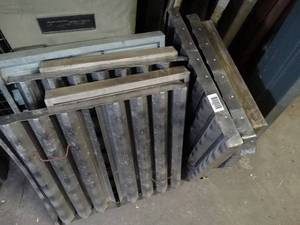 lot 1294 image: Lot of Metal Vents