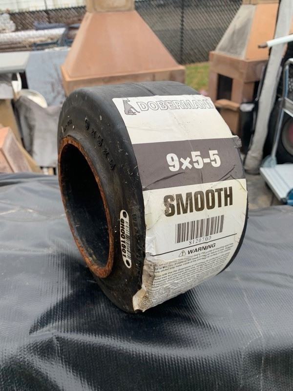 lot 193 image: 1 Never Been Used Dobermann 9x5-5 Smooth Tire