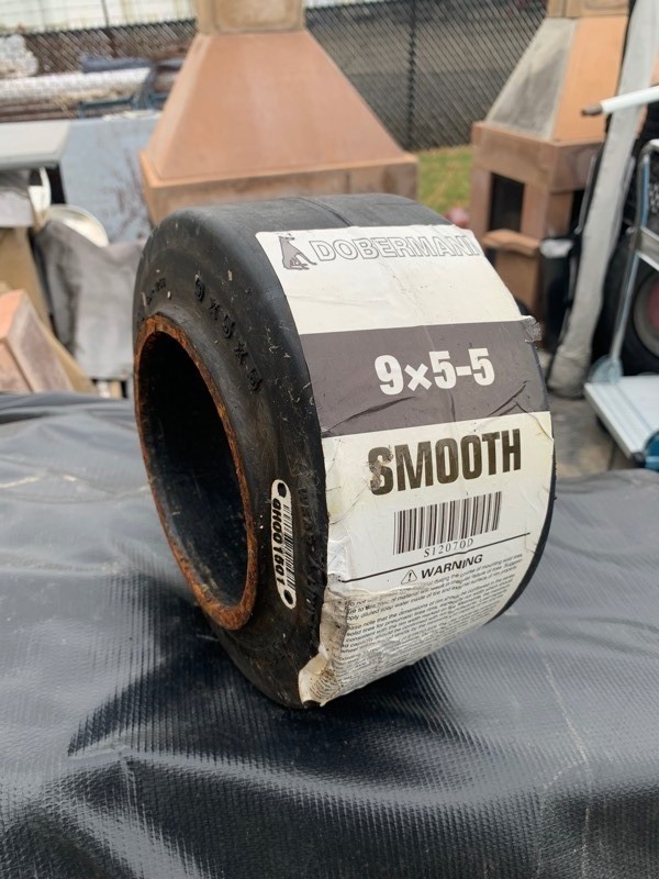 lot 194 image: 1 Never Been Used Dobermann 9x5-5 Smooth Tire