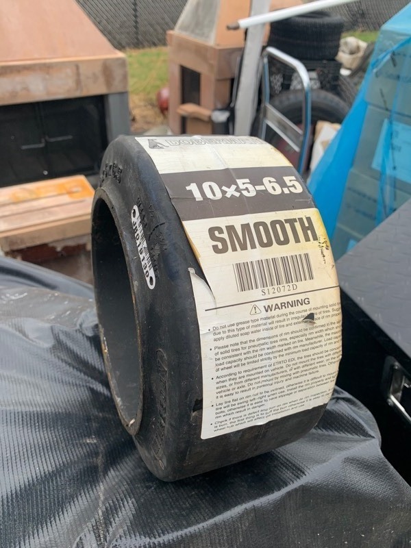 lot 195 image: 1 Never Been Used Dobermann 10x5-6.5 Smooth Tire