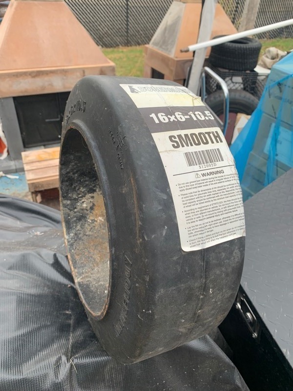 lot 197 image: 1 Never Been Used Dobermann 16x6-10.5 Smooth Tire