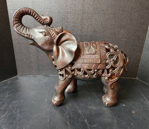 lot 101 image: Resin Elephant 14x12 (located in basement)
