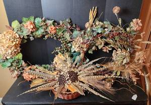 lot 136 image: Fall Home Decor (located in basement)