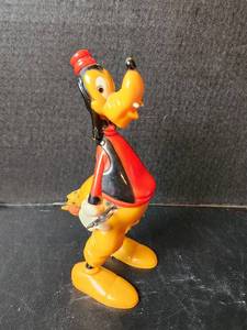 lot 162 image: 1950s Vintage Disney Plastic Goofy Wind-Up Toy in Working Condition (located in basement)