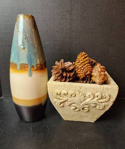 lot 167 image: Home Decor (located in basement)