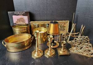 lot 175 image: Brass Home Decor (located in basement)