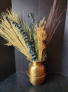 lot 176 image: 11.5 Brass by Copper Craft with Dried Floral Arrangement (located in basement)
