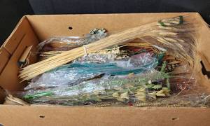 lot 277 image: Dried Flowers for Decorating (located in basement)