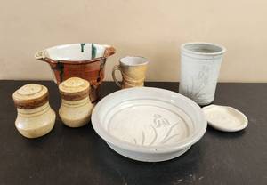 lot 507 image: Stoneware Dishes - Signed