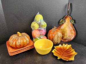 lot 512 image: Fall Decor