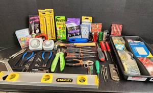 lot 523 image: Hand Tools and Hardware