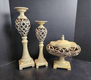 lot 527 image: Home Decor