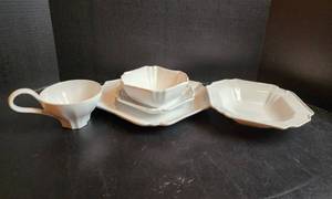 lot 565 image: Mikasa - Chefs White Collection - Rustic White (5) Pc