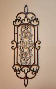 lot 581 image: Iron Wall Decor 15x42 (matches lot 582)