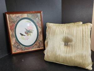 lot 583 image: Hummingbird Picture 15.5x18.5 and (2) Matching Borgata Pillows