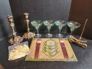 lot 587 image: Home Decor