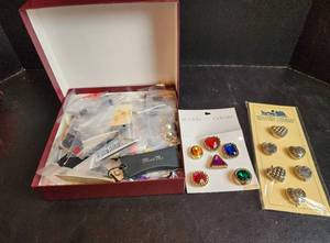 lot 601 image: Assorted Buttons and Button Covers