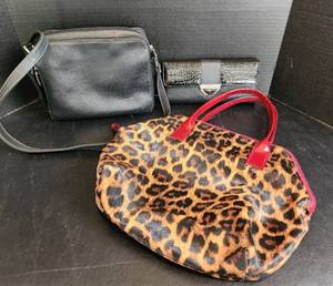 lot 618 image: Handbags