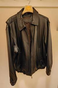 lot 654 image: Mens St. Johns Bay XL Leather Coat