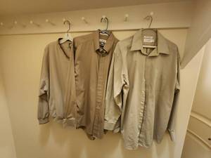 lot 657 image: Mens Roundtree & Yorke (1735), Enro (16.534-35), and Cabelas XL