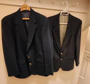 lot 658 image: Mens Hildreth & Herricks (46L) and Brentwood (44L) Suit Jackets