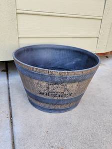 lot 805 image: Small Plastic Whiskey Barrel Planter
