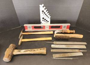 lot 820 image: Tools
