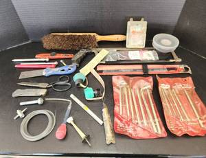 lot 821 image: Tools and Assorted Hardware