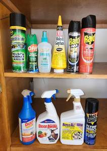lot 825 image: Insect Chemicals (Raid, Off, Hot Shot, and More)