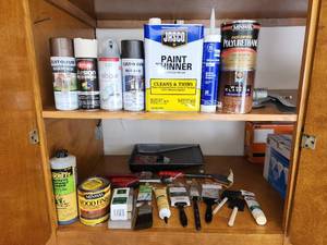 lot 828 image: Painting Supplies