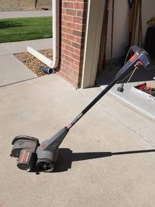 lot 830 image: Craftsman Electric Edger 2.5 HP