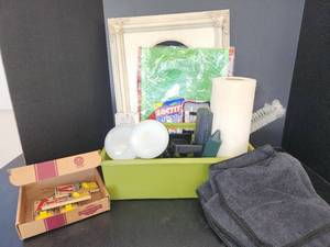 lot 844 image: Caddy with Contents
