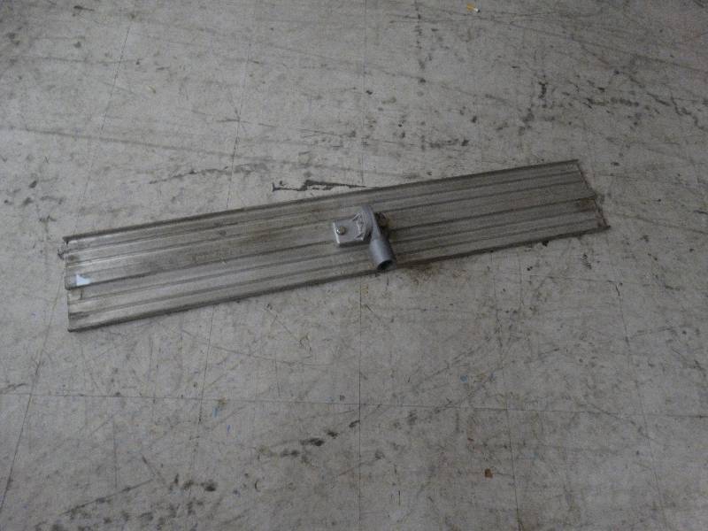 lot 113 image: Kobalt Cement Finishing Tool 48.