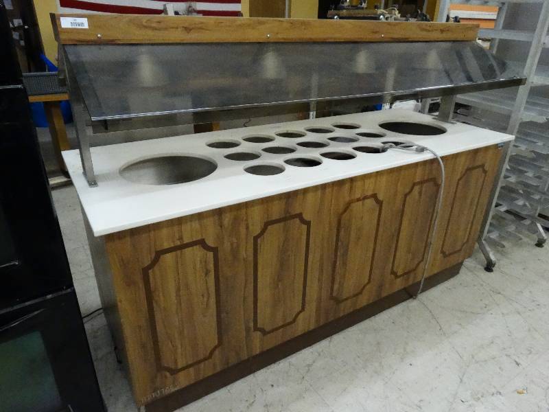 lot 119 image: Refrigerated Salad Bar WSneeze Guard.