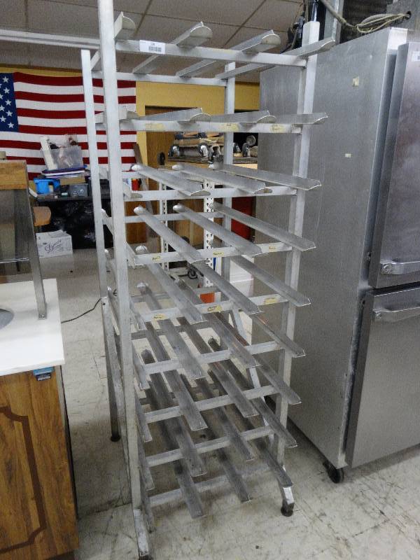 lot 120 image: Full Size Aluminum #10 Can Rack.