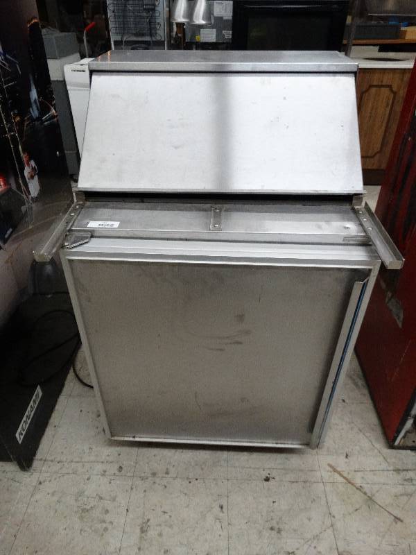 lot 127 image: Silver King Stainless Steel Prep Table